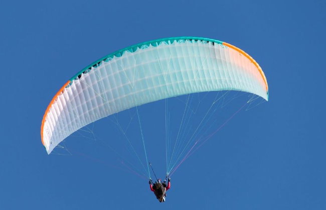 Experiencia de parapente biplaza - con traslados - Foto 7